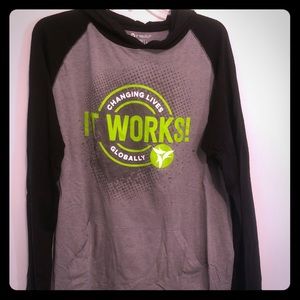 Women’s large It Works! hooded long sleeve top